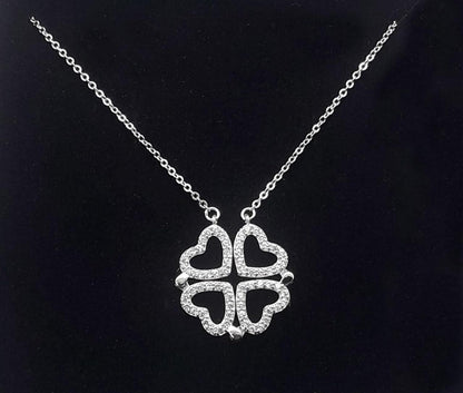 Collar de corazones de trebol + Caja de regalo